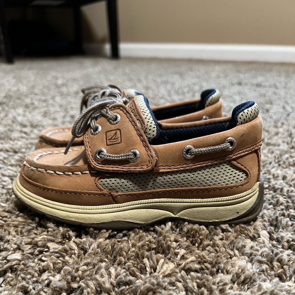 Sperry top slider. Toddler size 9 EUC.